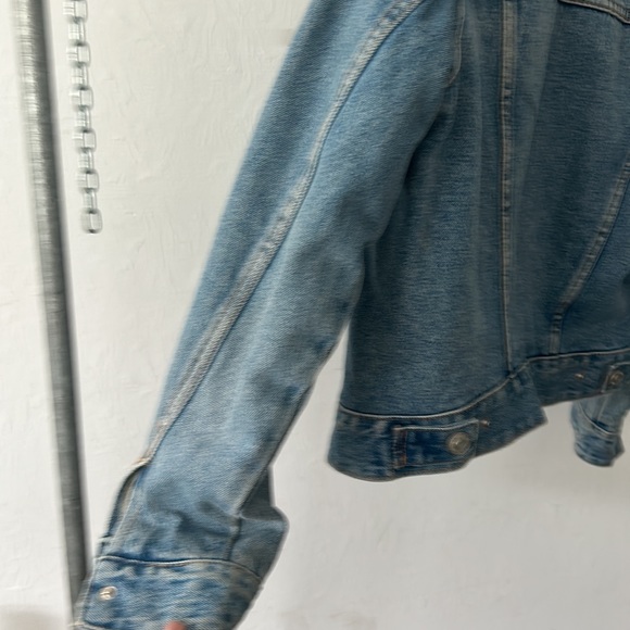 C Zara fleece lined Sherpa denim jacket cropped size xs EUC worn once af3 - Picture 10 of 11